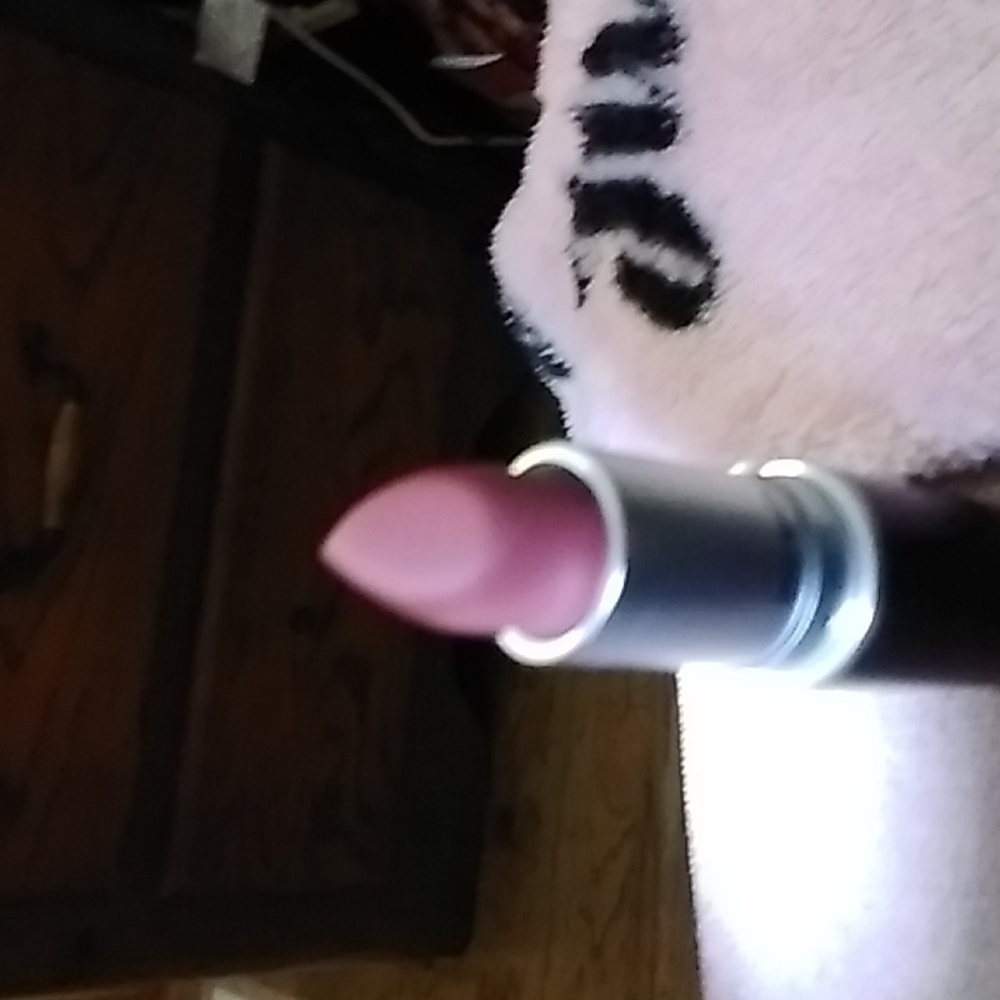 COPY - Mac bundle matte lipsticks some new with tags some new with out,never sw⦠- Picture 9 of 16